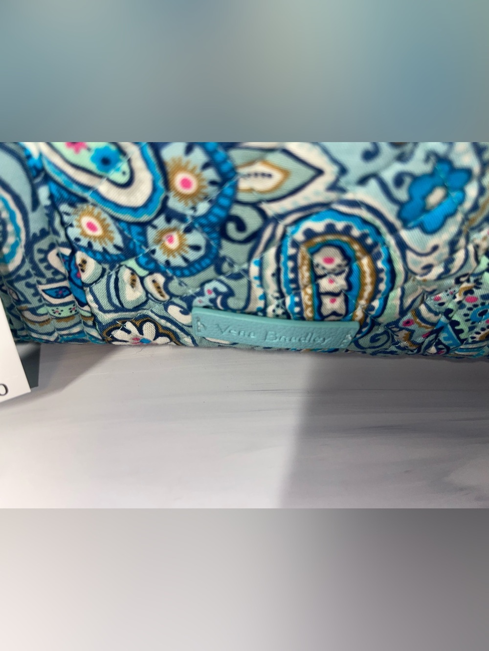 Vera Bradley iconic 100 Bag in Daisy Dot Paisley - new - Picture 4 of 10